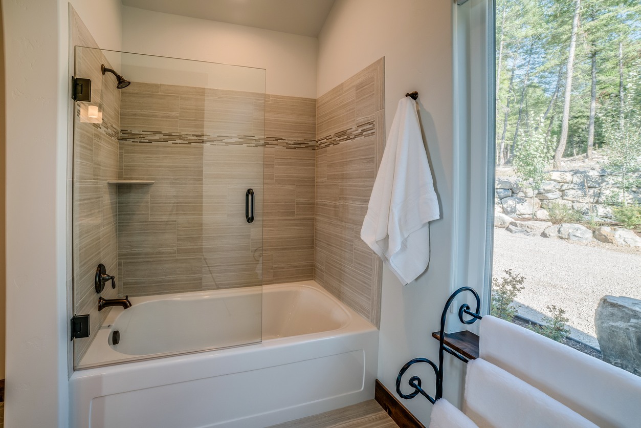 Shower & Tub Installation in Haliimaile
